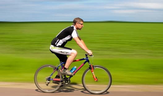 Does Cycling Strengthen Knees? Riding Guide